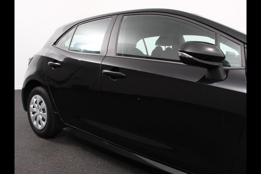 Toyota Corolla 1.8 Hybrid Comfort Climate control Navigatie Cruise control LED Achteruitrij camera Apple Carplay/ Android Auto