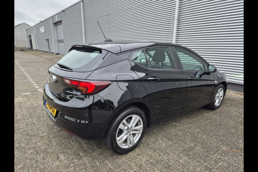 Opel Astra 1.4 Business Automaat, airco,cruise,navigatie/achteruitrijcamera,parkeersensoren,