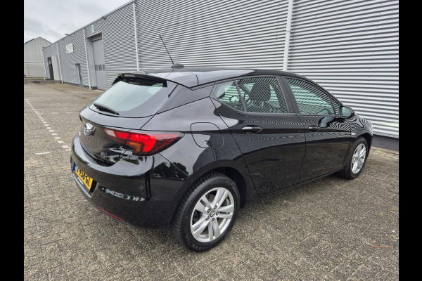 Opel Astra 1.4 Business Automaat, airco,cruise,navigatie/achteruitrijcamera,parkeersensoren,