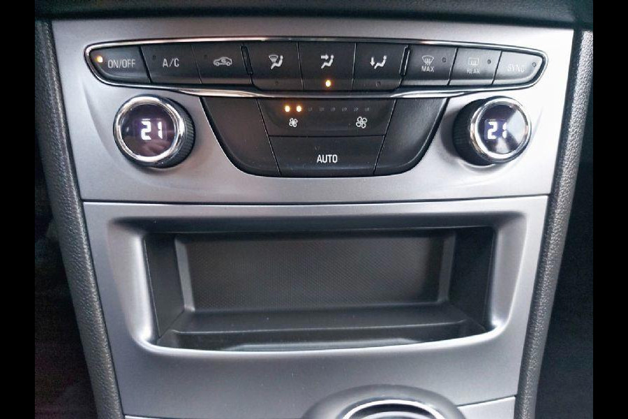 Opel Astra 1.4 Business Automaat, airco,cruise,navigatie/achteruitrijcamera,parkeersensoren,