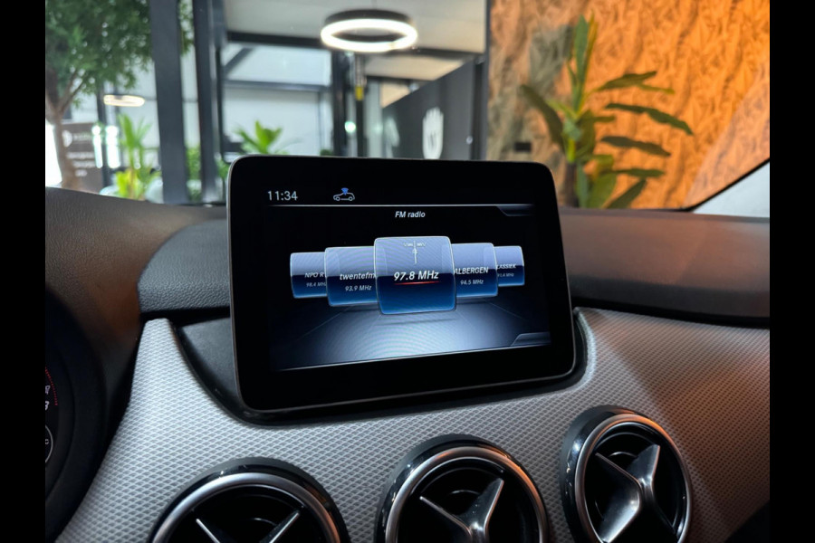 Mercedes-Benz B-Klasse 180 Urban Style Edition Garantie Camera PDC Cruise Navi Clima Led Rijklaar
