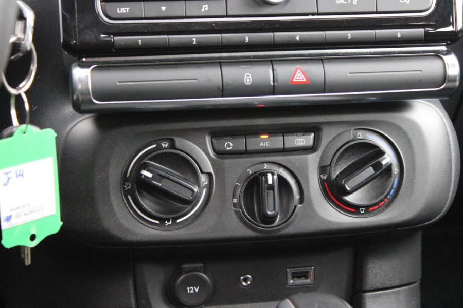 Citroën C3 1.2 110PK AUTOMAAT FEEL | TREKHAAK | AIRCO | CRUISE CONTROL | LAGE KM STAND! |