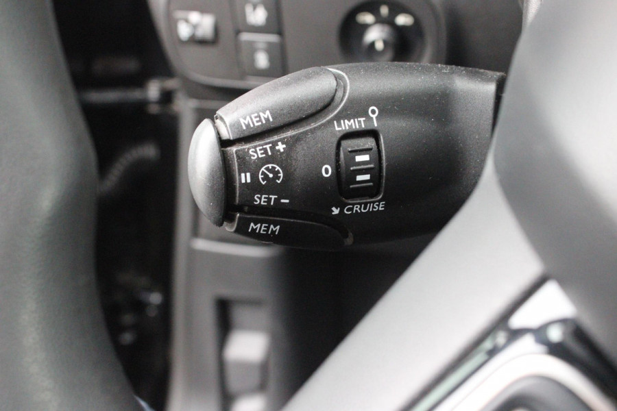 Citroën C3 1.2 110PK AUTOMAAT FEEL | TREKHAAK | AIRCO | CRUISE CONTROL | LAGE KM STAND! |