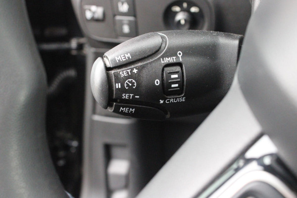 Citroën C3 1.2 110PK AUTOMAAT FEEL | TREKHAAK | AIRCO | CRUISE CONTROL | LAGE KM STAND! |
