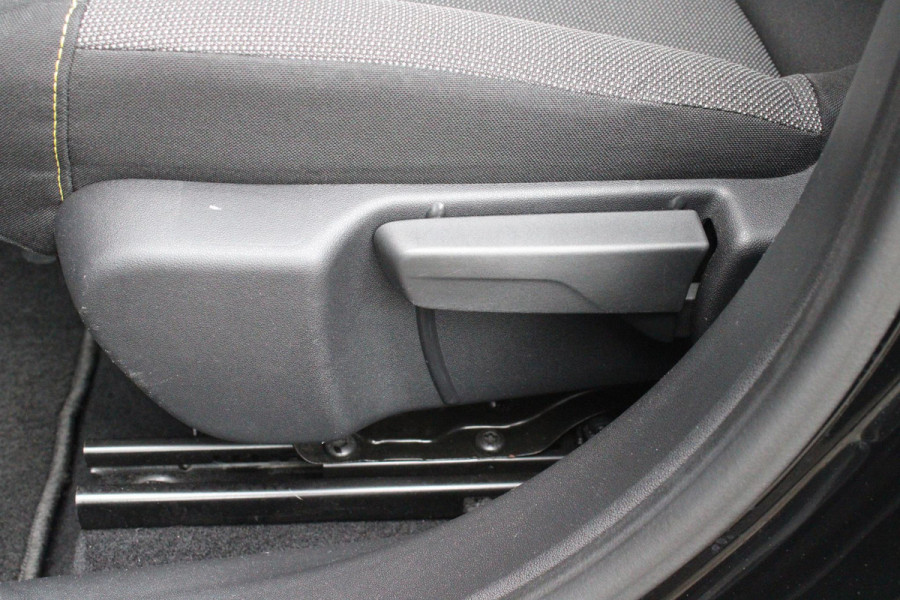 Citroën C3 1.2 110PK AUTOMAAT FEEL | TREKHAAK | AIRCO | CRUISE CONTROL | LAGE KM STAND! |
