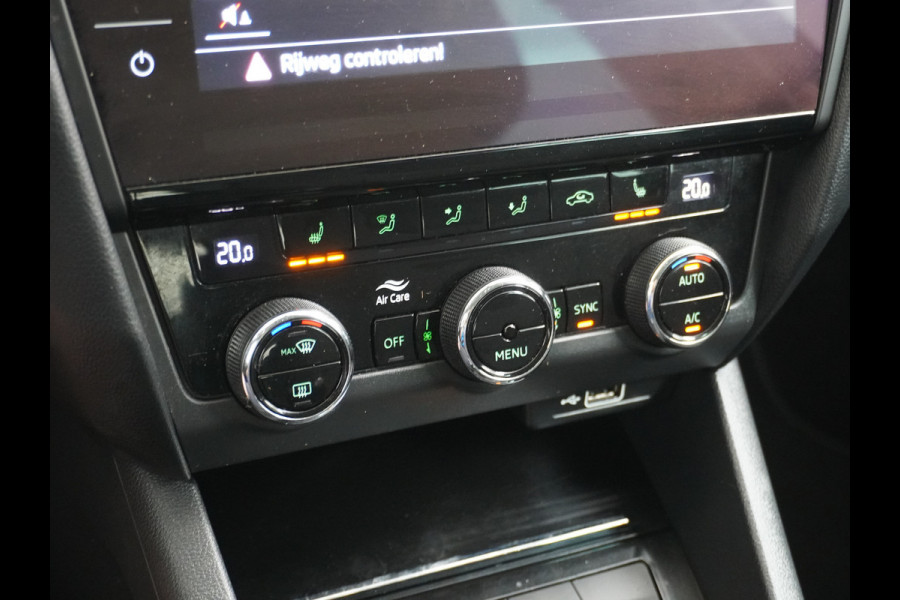 Škoda Octavia Combi T116PK Navi Ecc Canton-HiFi PDC-a+v Apple Carplay Android 17"LM StoelverwardCruise Control DABWlan Bluetooth Chroom-pack Led Keyless Regen-Lichtsensor Lmv Smartlink Greentech Business Edition Plus 1e Eigenaar Orig.NLse auto EURO6 b-label