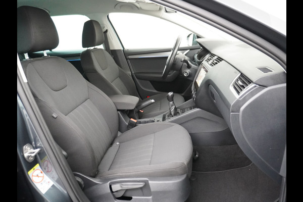 Škoda Octavia Combi T116PK Navi Ecc Canton-HiFi PDC-a+v Apple Carplay Android 17"LM StoelverwardCruise Control DABWlan Bluetooth Chroom-pack Led Keyless Regen-Lichtsensor Lmv Smartlink Greentech Business Edition Plus 1e Eigenaar Orig.NLse auto EURO6 b-label