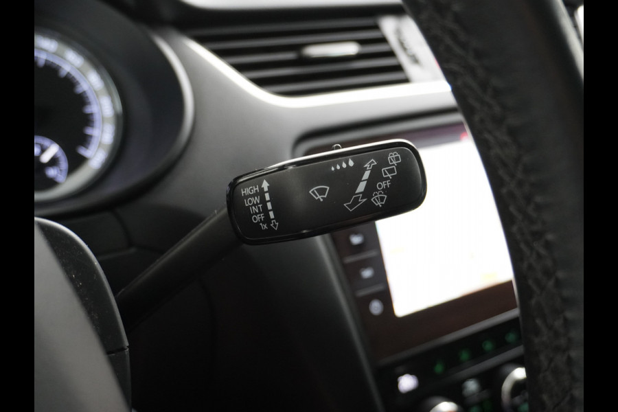Škoda Octavia Combi T116PK Navi Ecc Canton-HiFi PDC-a+v Apple Carplay Android 17"LM StoelverwardCruise Control DABWlan Bluetooth Chroom-pack Led Keyless Regen-Lichtsensor Lmv Smartlink Greentech Business Edition Plus 1e Eigenaar Orig.NLse auto EURO6 b-label