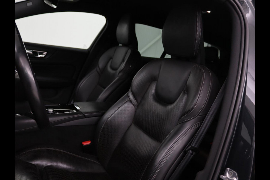 Volvo V60 2.0 T6 Twin Engine AWD R-Design | Stoelventilatie | Trekhaak | Leder | Massage | Achterbankverwarming | Camera | Adaptive cruise | Carplay | Full LED | 19'' lichtmetalen velgen