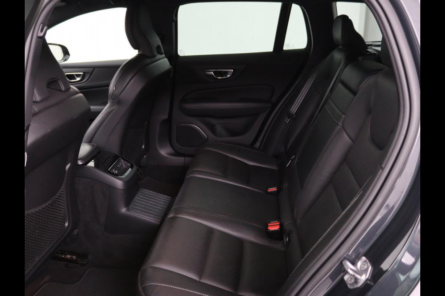 Volvo V60 2.0 T6 Twin Engine AWD R-Design | Stoelventilatie | Trekhaak | Leder | Massage | Achterbankverwarming | Camera | Adaptive cruise | Carplay | Full LED | 19'' lichtmetalen velgen