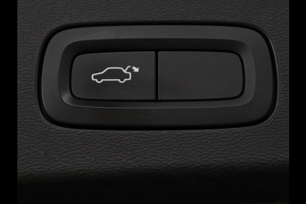 Volvo V60 2.0 T6 Twin Engine AWD R-Design | Stoelventilatie | Trekhaak | Leder | Massage | Achterbankverwarming | Camera | Adaptive cruise | Carplay | Full LED | 19'' lichtmetalen velgen