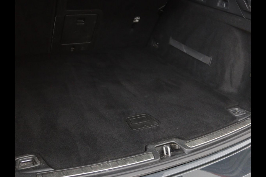 Volvo V60 2.0 T6 Twin Engine AWD R-Design | Stoelventilatie | Trekhaak | Leder | Massage | Achterbankverwarming | Camera | Adaptive cruise | Carplay | Full LED | 19'' lichtmetalen velgen
