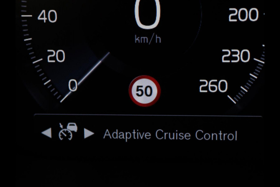 Volvo V60 2.0 T6 Twin Engine AWD R-Design | Stoelventilatie | Trekhaak | Leder | Massage | Achterbankverwarming | Camera | Adaptive cruise | Carplay | Full LED | 19'' lichtmetalen velgen