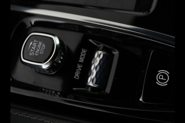 Volvo V60 2.0 T6 Twin Engine AWD R-Design | Stoelventilatie | Trekhaak | Leder | Massage | Achterbankverwarming | Camera | Adaptive cruise | Carplay | Full LED | 19'' lichtmetalen velgen