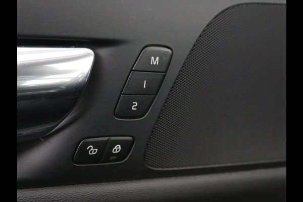 Volvo V60 2.0 T6 Twin Engine AWD R-Design | Stoelventilatie | Trekhaak | Leder | Massage | Achterbankverwarming | Camera | Adaptive cruise | Carplay | Full LED | 19'' lichtmetalen velgen