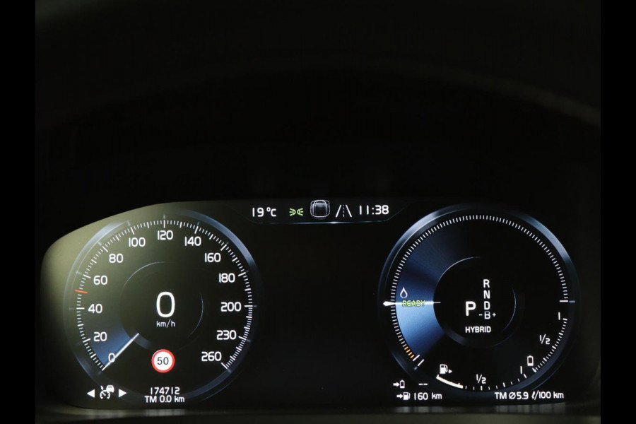 Volvo V60 2.0 T6 Twin Engine AWD R-Design | Stoelventilatie | Trekhaak | Leder | Massage | Achterbankverwarming | Camera | Adaptive cruise | Carplay | Full LED | 19'' lichtmetalen velgen