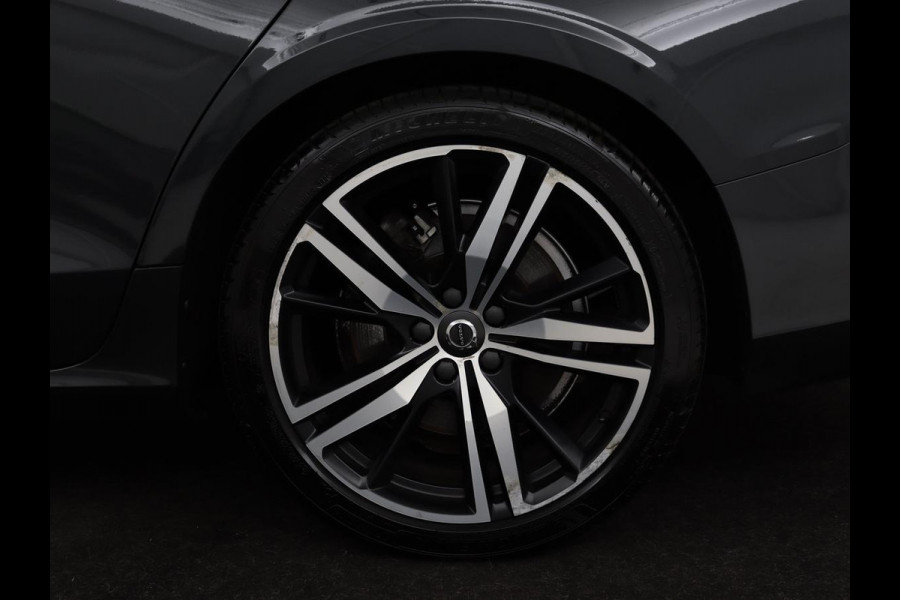 Volvo V60 2.0 T6 Twin Engine AWD R-Design | Stoelventilatie | Trekhaak | Leder | Massage | Achterbankverwarming | Camera | Adaptive cruise | Carplay | Full LED | 19'' lichtmetalen velgen
