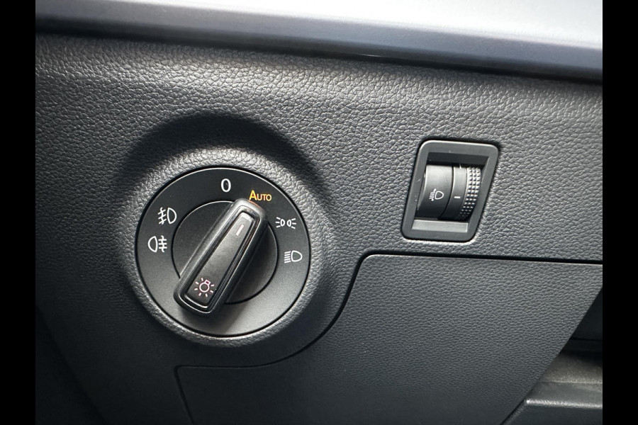 Seat Ibiza 1.0 TSI 110pk DSG FR Navigatie Apple Carplay / Android Auto Parkeersensoren Camera Adaptive Cruise Control Stoelverwarming Ledverlichting Virtual Cockpit Getinte ramen Climate Control