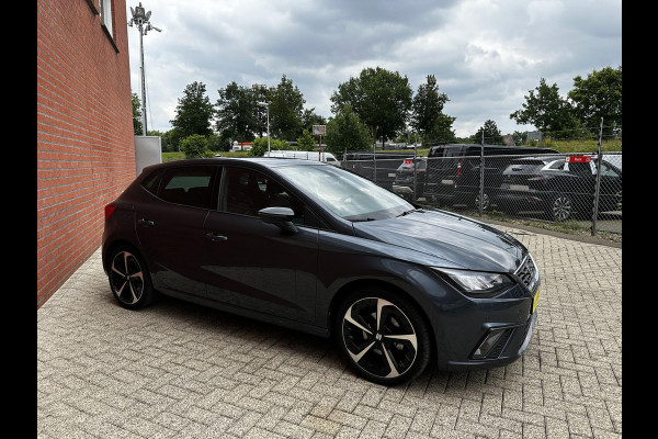 Seat Ibiza 1.0 TSI 110pk DSG FR Navigatie Apple Carplay / Android Auto Parkeersensoren Camera Adaptive Cruise Control Stoelverwarming Ledverlichting Virtual Cockpit Getinte ramen Climate Control