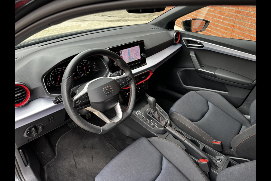Seat Ibiza 1.0 TSI 110pk DSG FR Navigatie Apple Carplay / Android Auto Parkeersensoren Camera Adaptive Cruise Control Stoelverwarming Ledverlichting Virtual Cockpit Getinte ramen Climate Control