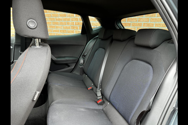 Seat Ibiza 1.0 TSI 110pk DSG FR Navigatie Apple Carplay / Android Auto Parkeersensoren Camera Adaptive Cruise Control Stoelverwarming Ledverlichting Virtual Cockpit Getinte ramen Climate Control