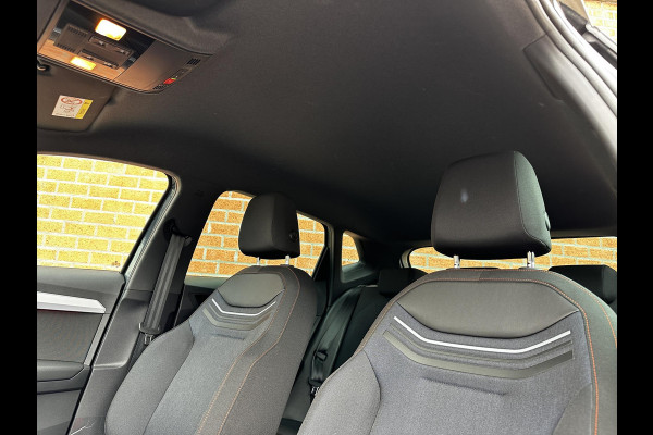 Seat Ibiza 1.0 TSI 110pk DSG FR Navigatie Apple Carplay / Android Auto Parkeersensoren Camera Adaptive Cruise Control Stoelverwarming Ledverlichting Virtual Cockpit Getinte ramen Climate Control