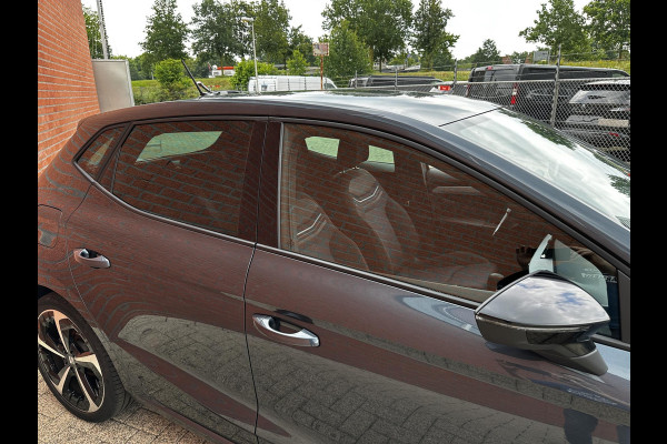 Seat Ibiza 1.0 TSI 110pk DSG FR Navigatie Apple Carplay / Android Auto Parkeersensoren Camera Adaptive Cruise Control Stoelverwarming Ledverlichting Virtual Cockpit Getinte ramen Climate Control