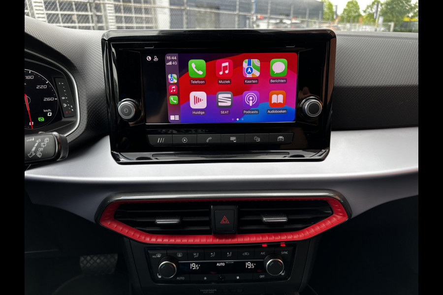 Seat Ibiza 1.0 TSI 110pk DSG FR Navigatie Apple Carplay / Android Auto Parkeersensoren Camera Adaptive Cruise Control Stoelverwarming Ledverlichting Virtual Cockpit Getinte ramen Climate Control