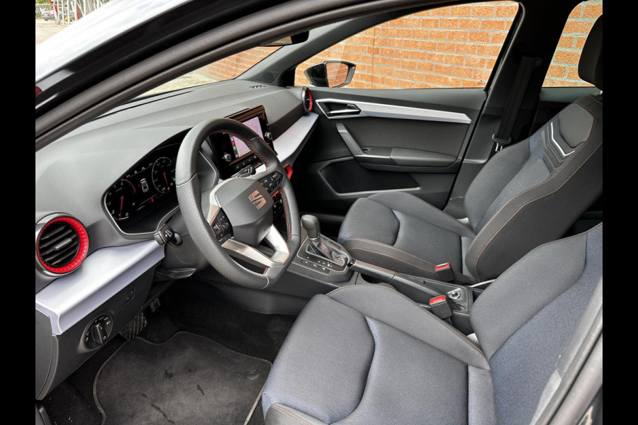 Seat Ibiza 1.0 TSI 110pk DSG FR Navigatie Apple Carplay / Android Auto Parkeersensoren Camera Adaptive Cruise Control Stoelverwarming Ledverlichting Virtual Cockpit Getinte ramen Climate Control