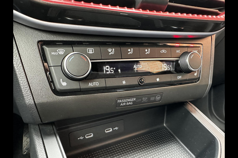 Seat Ibiza 1.0 TSI 110pk DSG FR Navigatie Apple Carplay / Android Auto Parkeersensoren Camera Adaptive Cruise Control Stoelverwarming Ledverlichting Virtual Cockpit Getinte ramen Climate Control