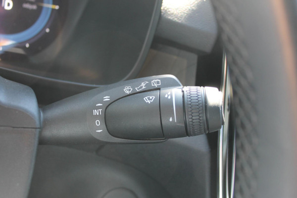 Volvo XC40 Recharge 231PK Automaat 70 kWh Google infotainment / Verwarmbare voorstoelen / Verwarmbaar stuurwiel / Getinte ramen vanaf de B-stijl / Cruise control