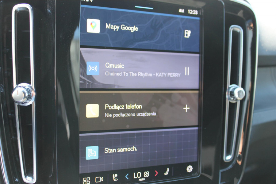 Volvo XC40 Recharge 231PK Automaat 70 kWh Google infotainment / Verwarmbare voorstoelen / Verwarmbaar stuurwiel / Getinte ramen vanaf de B-stijl / Cruise control