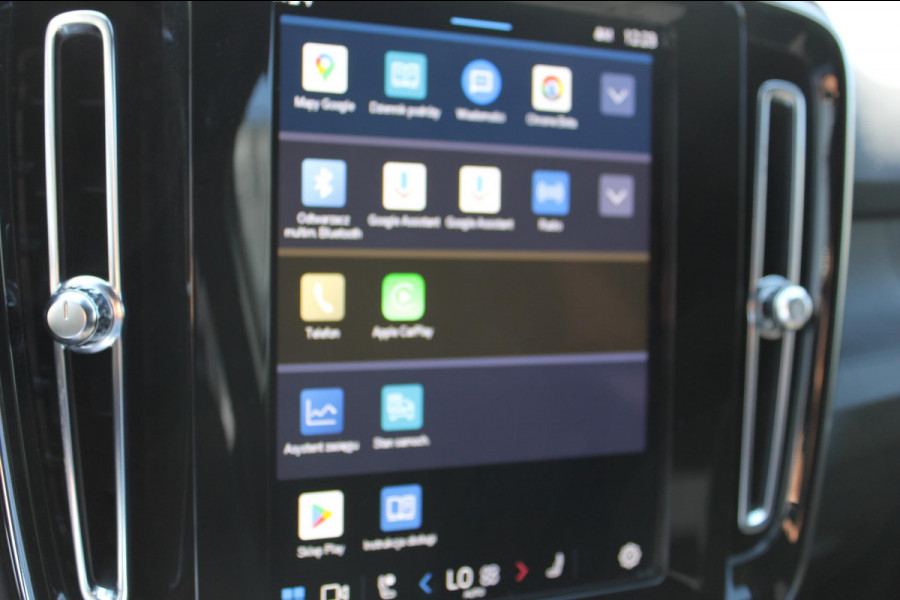 Volvo XC40 Recharge 231PK Automaat 70 kWh Google infotainment / Verwarmbare voorstoelen / Verwarmbaar stuurwiel / Getinte ramen vanaf de B-stijl / Cruise control