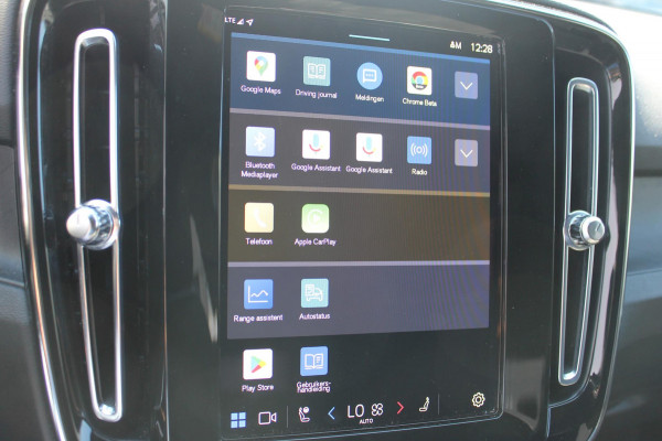 Volvo XC40 Recharge 231PK Automaat 70 kWh Google infotainment / Verwarmbare voorstoelen / Verwarmbaar stuurwiel / Getinte ramen vanaf de B-stijl / Cruise control