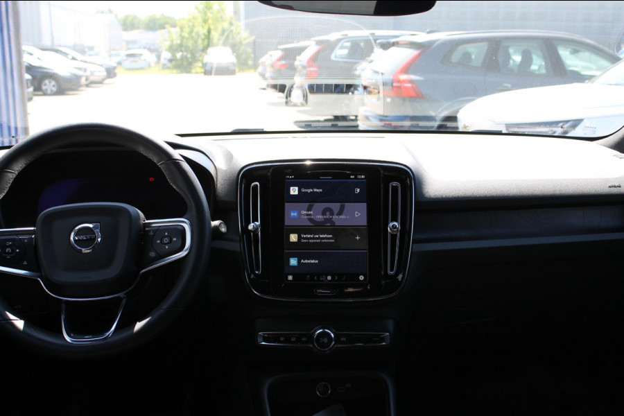 Volvo XC40 Recharge 231PK Automaat 70 kWh Google infotainment / Verwarmbare voorstoelen / Verwarmbaar stuurwiel / Getinte ramen vanaf de B-stijl / Cruise control