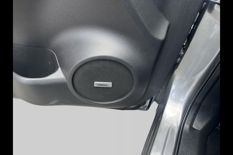 Nissan QASHQAI 1.3 DIG-T Tekna + | automaat | 160PK | volleder | Bose audio | panoramadak | blind-spot | memorystoelen | trekhaak | stoelverwarming