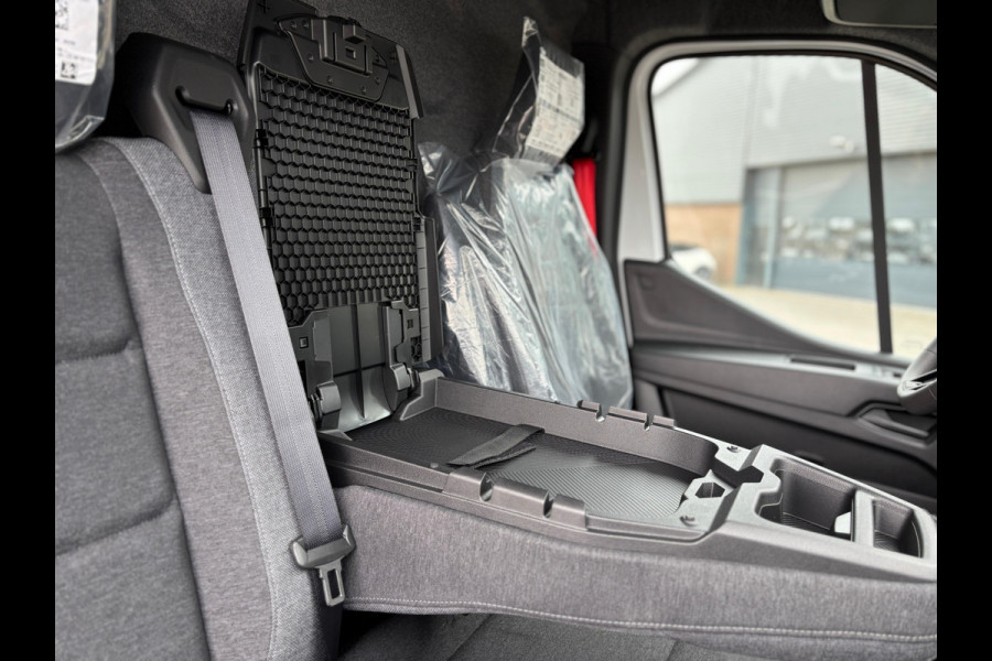 Renault Master T35 2.0 DCI 150 PK L2H2 RED EDITION TREKHAAK PACK STORAGE CAMERA