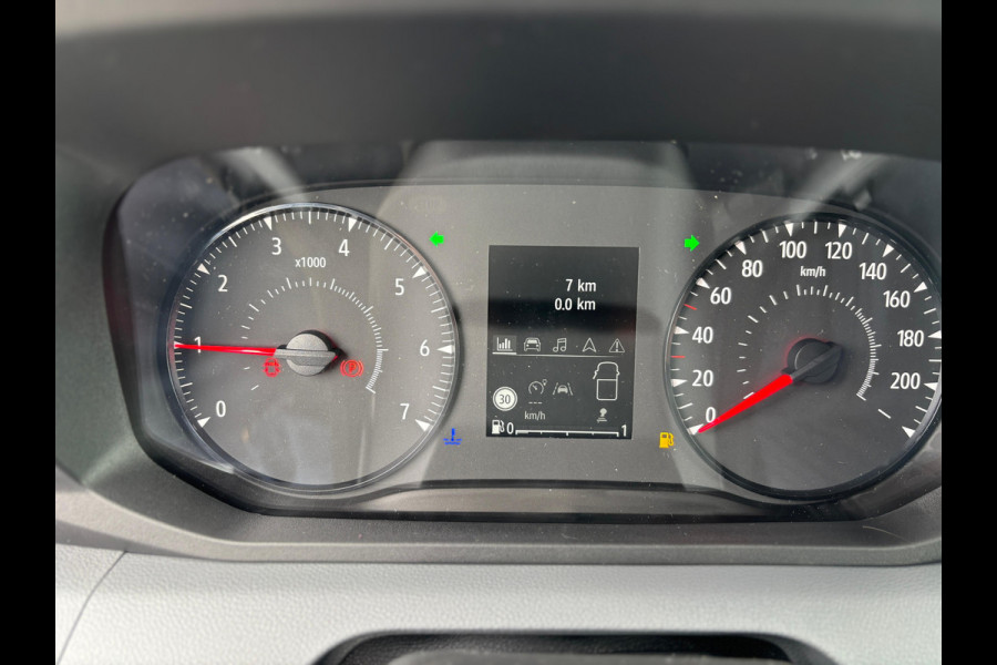 Renault Master T35 2.0 DCI 150 PK L2H2 RED EDITION TREKHAAK PACK STORAGE CAMERA