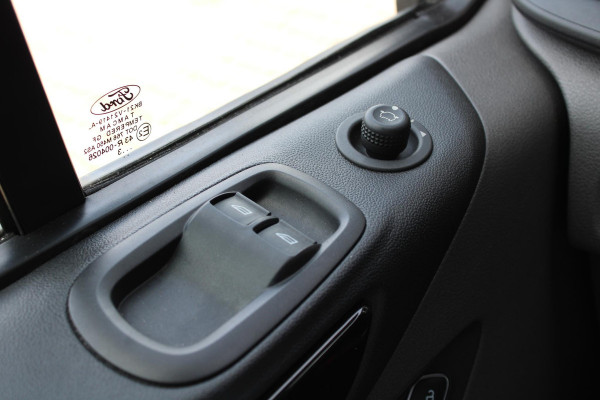 Ford Transit Custom 320 2.0 TDCI L2H1 Limited DC | 6-zits | Stoelverwarming | Trekhaak | Camera |  Raptor grille