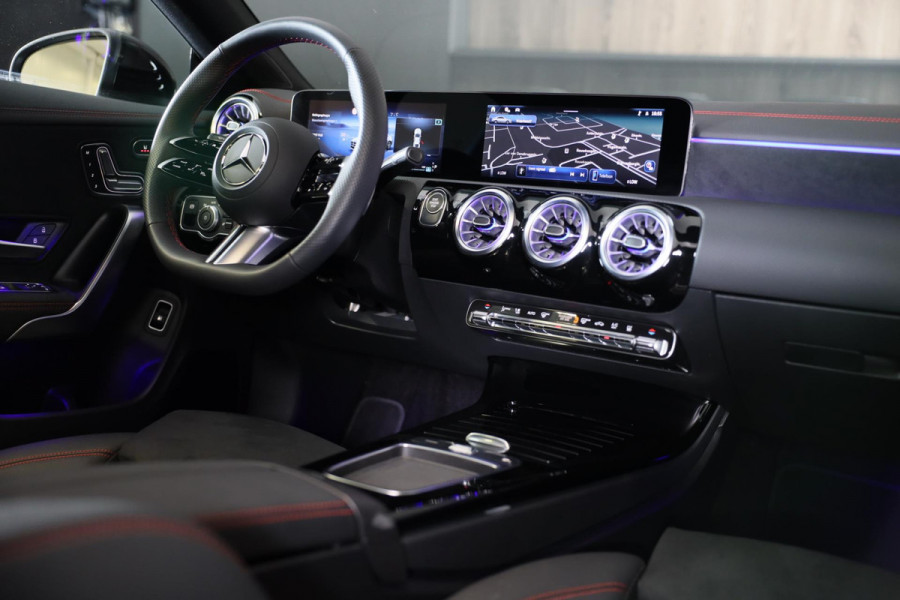 Mercedes-Benz CLA-Klasse 250 e AMG 45 Look / FACELIFT / ACC / Memory / Lane Assist / 360 Camera / Dode Hoek / Open Pano / 19 Inch