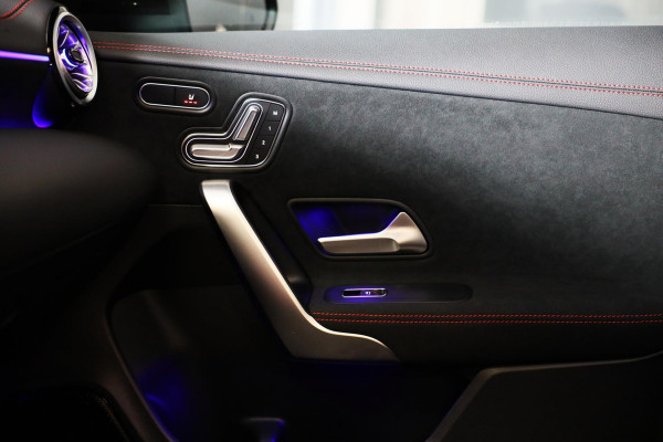 Mercedes-Benz CLA-Klasse 250 e AMG 45 Look / FACELIFT / ACC / Memory / Lane Assist / 360 Camera / Dode Hoek / Open Pano / 19 Inch