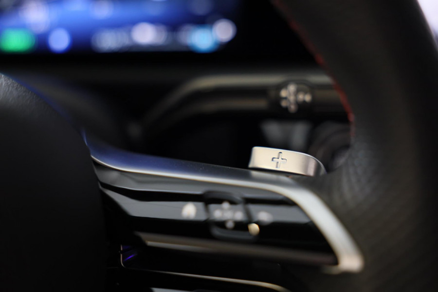 Mercedes-Benz CLA-Klasse 250 e AMG 45 Look / FACELIFT / ACC / Memory / Lane Assist / 360 Camera / Dode Hoek / Open Pano / 19 Inch