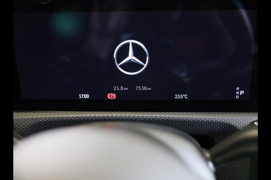 Mercedes-Benz CLA-Klasse 250 e AMG 45 Look / FACELIFT / ACC / Memory / Lane Assist / 360 Camera / Dode Hoek / Open Pano / 19 Inch