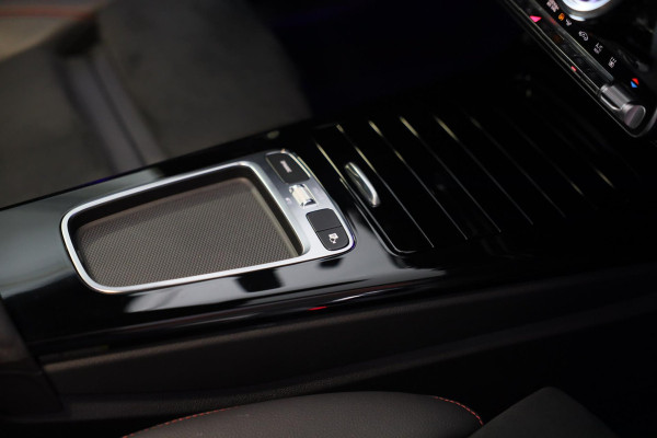 Mercedes-Benz CLA-Klasse 250 e AMG 45 Look / FACELIFT / ACC / Memory / Lane Assist / 360 Camera / Dode Hoek / Open Pano / 19 Inch