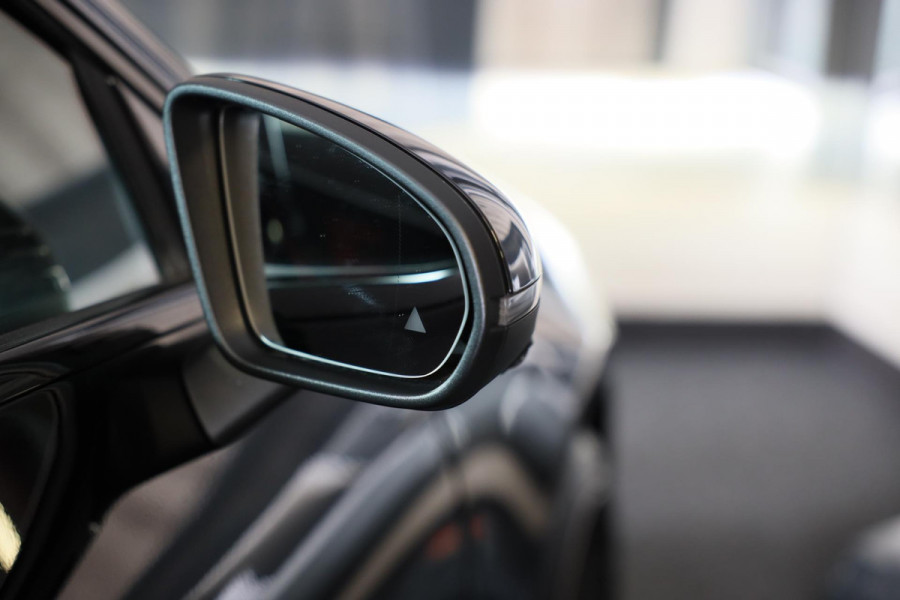 Mercedes-Benz CLA-Klasse 250 e AMG 45 Look / FACELIFT / ACC / Memory / Lane Assist / 360 Camera / Dode Hoek / Open Pano / 19 Inch