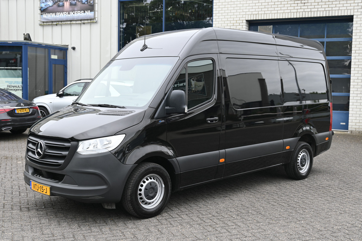 Mercedes-Benz Sprinter 317 CDI L2H2 3500 KG trekhaak, Camera, Cruise control