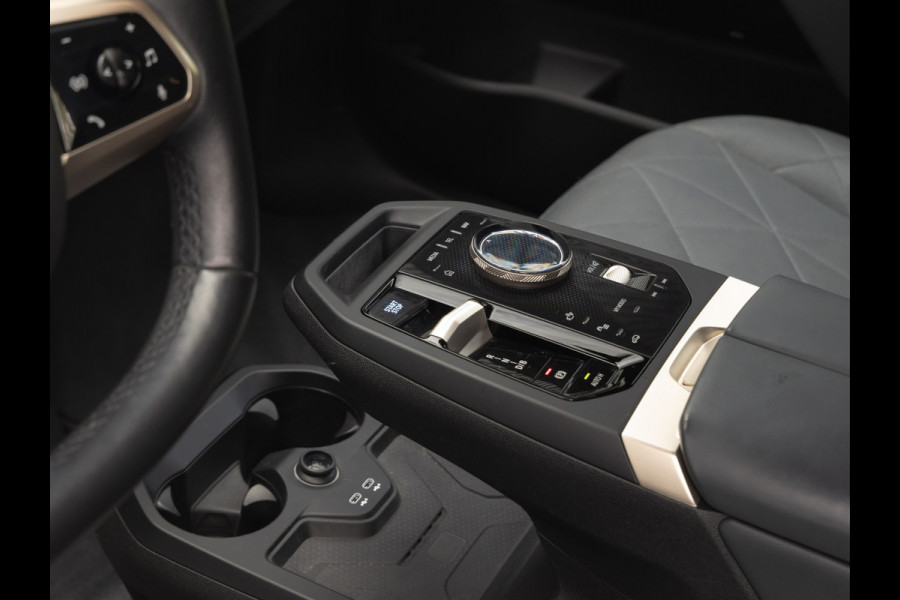 BMW iX xDrive50 - Luchtvering - Integral Active Steering - Driving Ass Prof