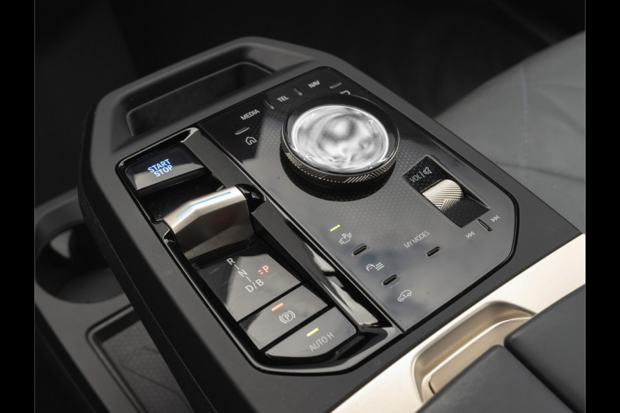 BMW iX xDrive50 - Luchtvering - Integral Active Steering - Driving Ass Prof