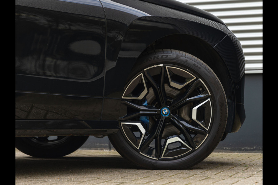 BMW iX xDrive50 - Luchtvering - Integral Active Steering - Driving Ass Prof