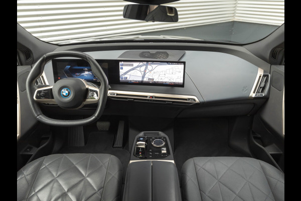 BMW iX xDrive50 - Luchtvering - Integral Active Steering - Driving Ass Prof